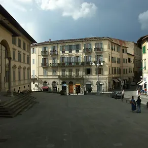 https://cecchis-old-home.it-tuscanyhotel.com